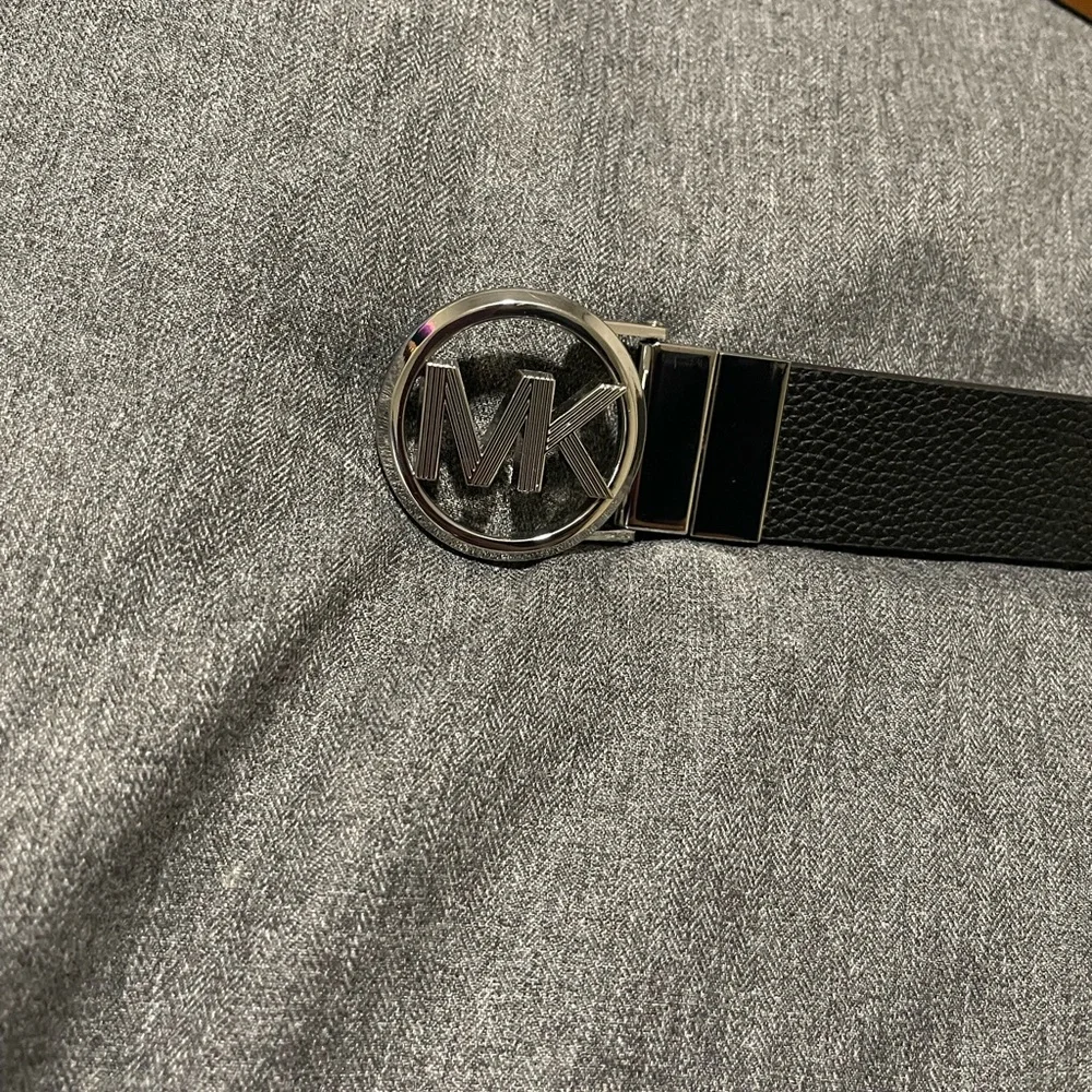 Michael Kors belt - Picture 3 of 5